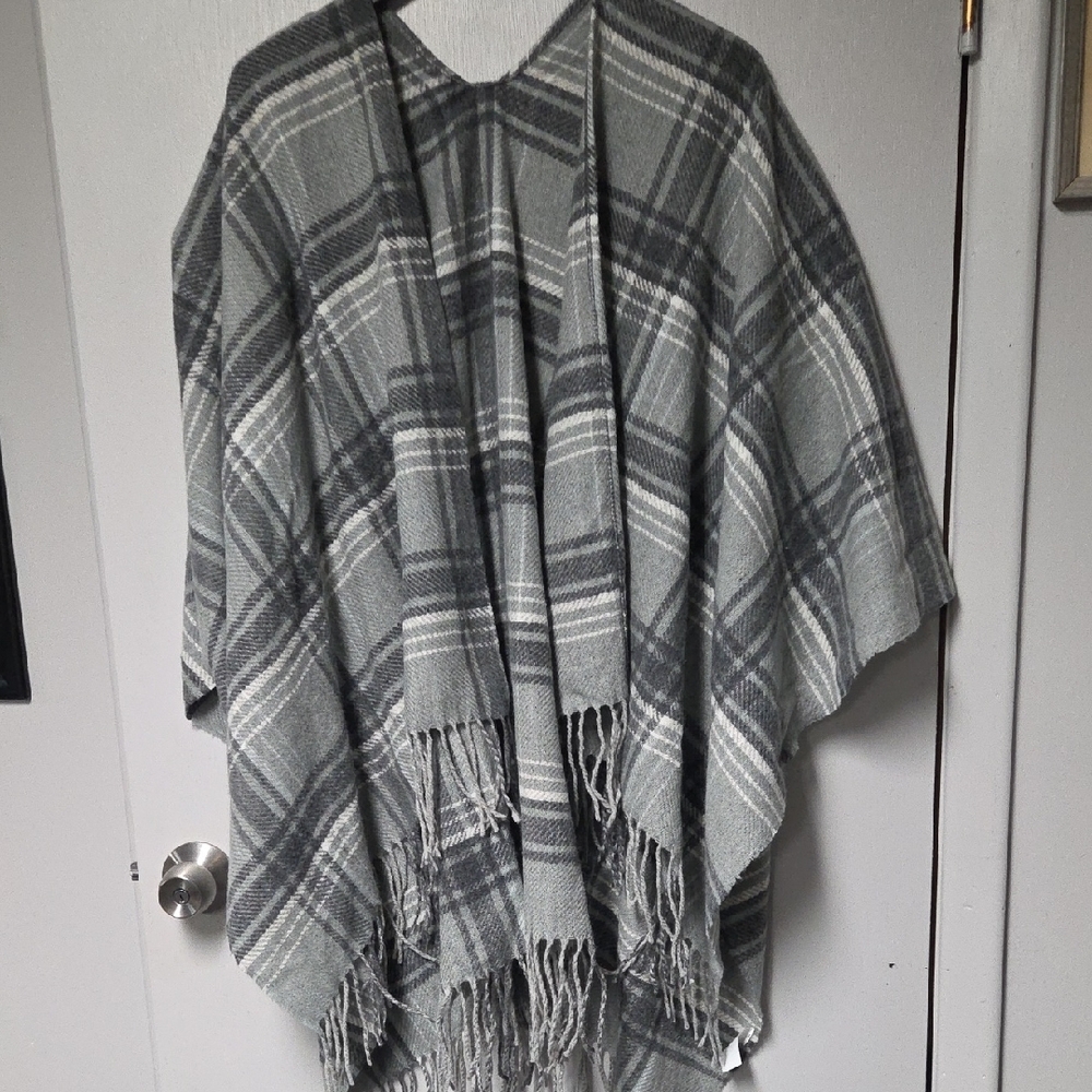 Gray Plaid Fringe Poncho Shawl